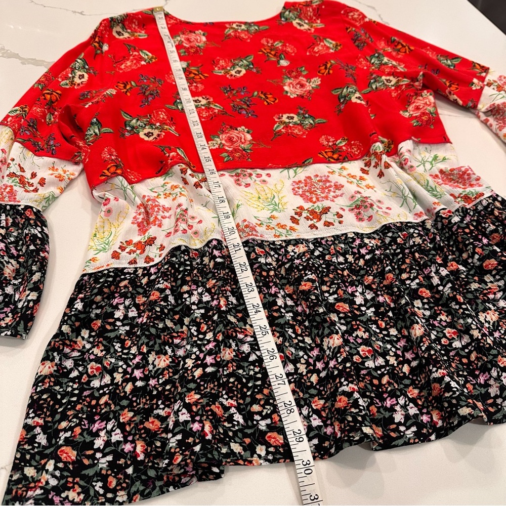 Calessa Women’s Floral Red Tiered Tunic Top Size L Ruffle Bell Sleeves Prairrie - Picture 8 of 10